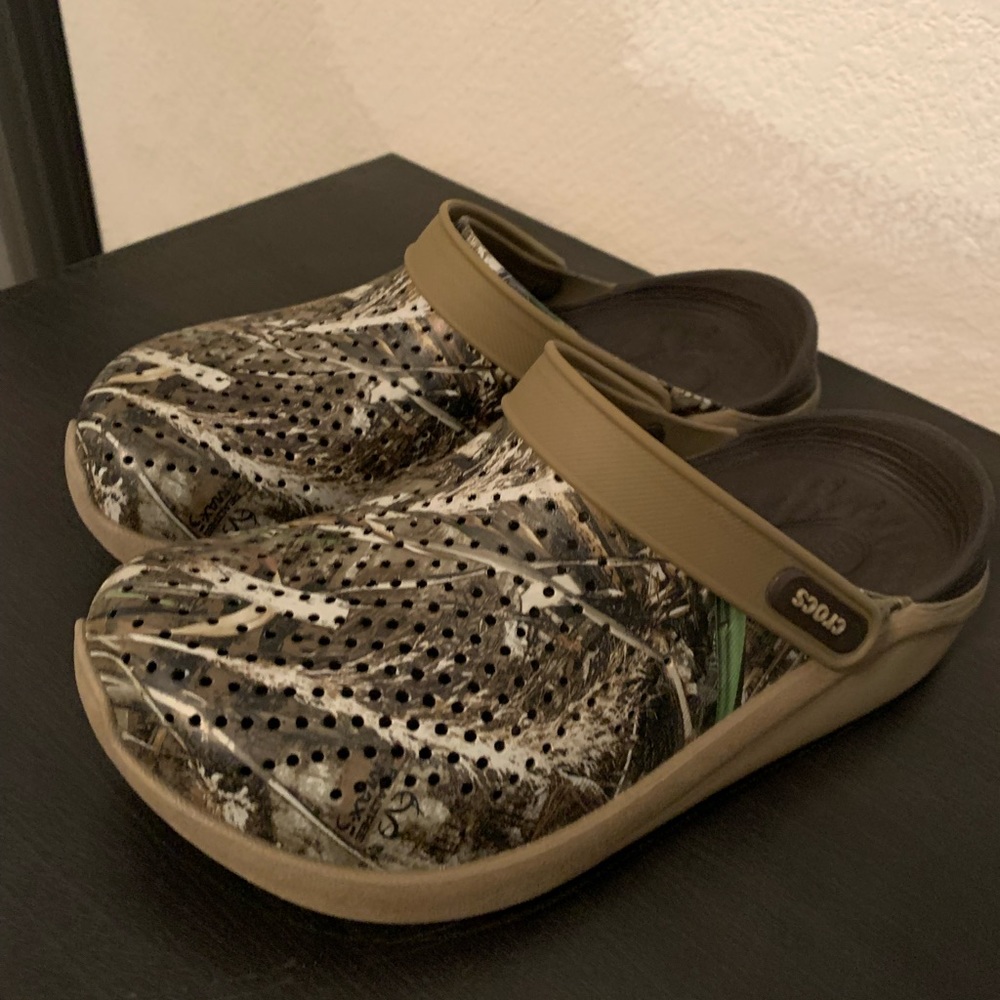 Women’s Camo Literide Crocs size 7